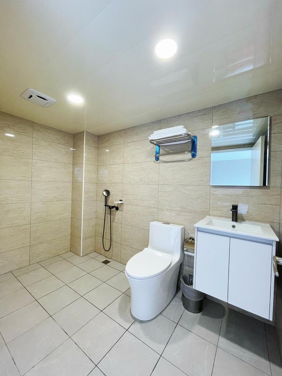 Yilan 可青大飯店grand Ke-Cing Hotel מראה חיצוני תמונה